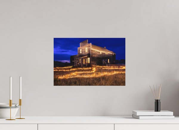 45 x 30 cm, Metal Print Echoes of Light – Prairie General Store at Night