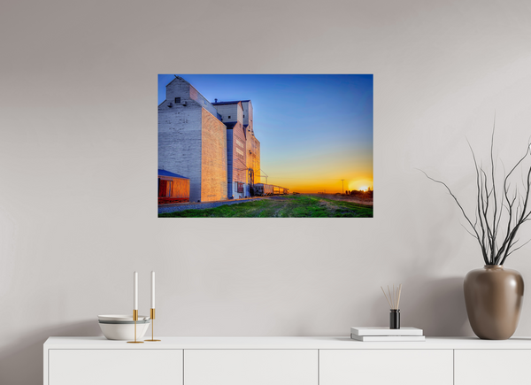 90 x 60 cm, Photo Print Prairie Dusk – Landis Grain Elevator at Sunset
