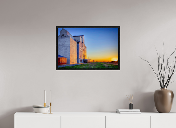 75 x 50 cm, Framed Print Prairie Dusk – Landis Grain Elevator at Sunset
