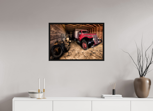 75 x 50 cm, Framed Print Resting Red